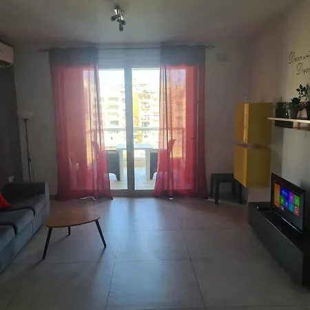 St Julians Bay Sea Front Apartment San Ġiljan