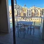 St Julians Bay Sea Front Apartamento