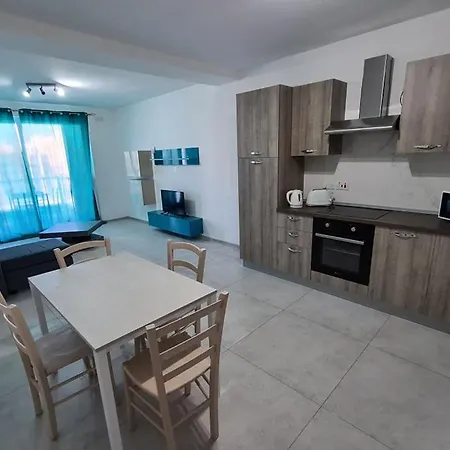 Apartment St Julians Bay Sea Front *