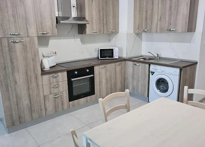 Апартаменты St Julians Bay Sea Front Сент Джулианс