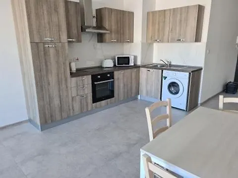 Апартаменты St Julians Bay Sea Front