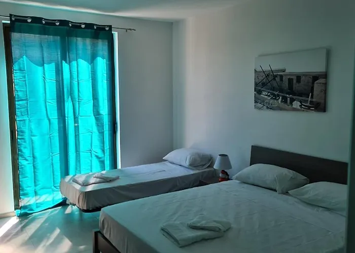 St Julians Bay Sea Front Apartman