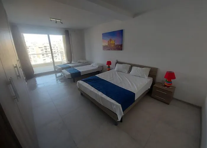 St Julians Bay Sea Front Apartman