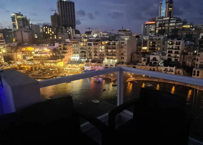 St Julians Bay Sea Front Сент Джулианс