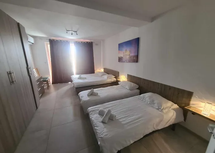 St Julians Bay Sea Front * San Ġiljan