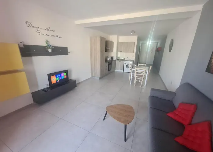 St Julians Bay Sea Front San Ġiljan